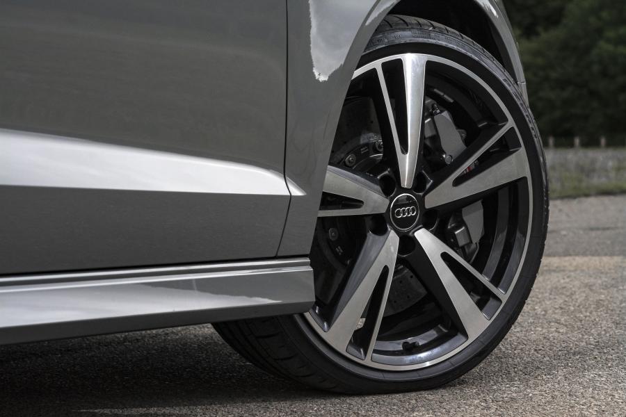Колеса Audi RS3 Sedan (8V) 2017 года  (UK) (фото 8 из 40)